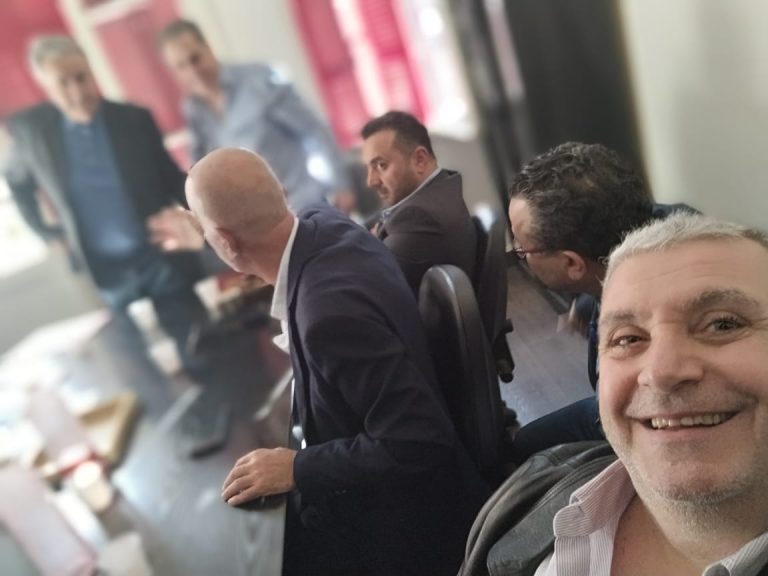 لقاء تسلم المناصب من قبل المجلس التنفيذي السابق